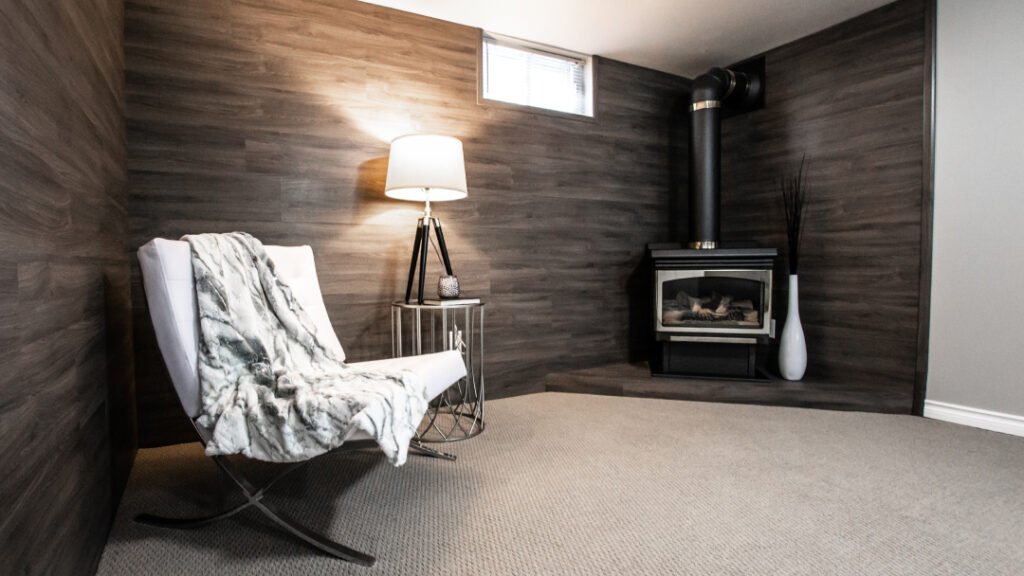 7 astuces rénovation du sous-sol pour créer un salon chaleureux