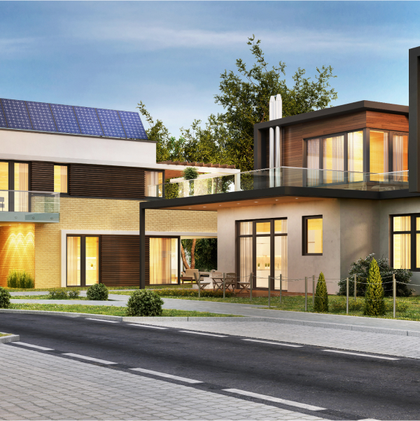 Maison moderne avec panneaux solaires sur le toit.